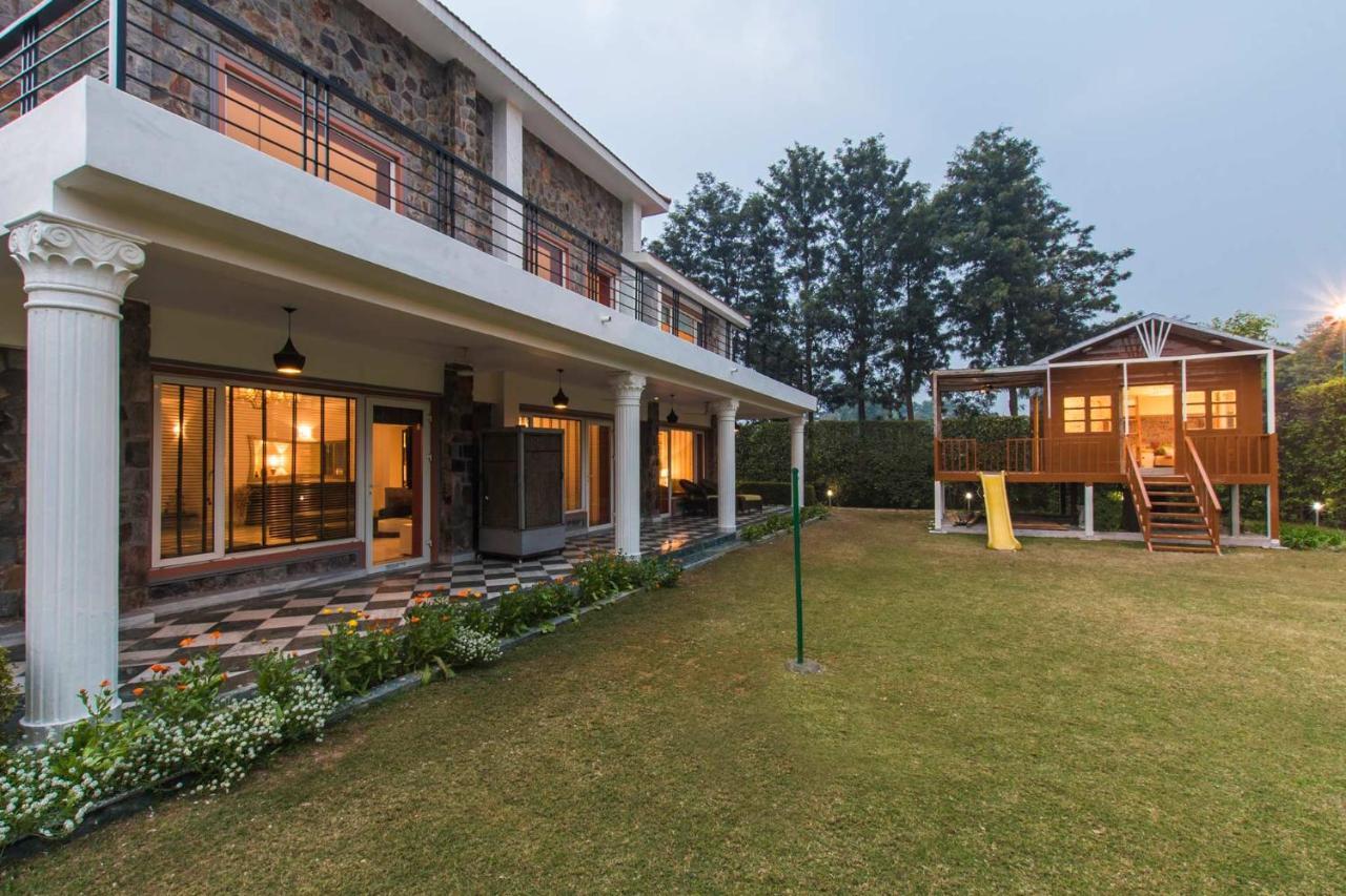 Stayvista At The Banyan Abode With Pool Table, Pet Friendly & Outdoor Pool Manesar Exterior photo